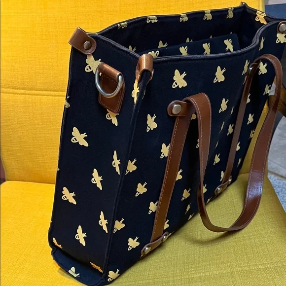 Modcloth campus director bag with bumblebees 🐝 - Picture 4 of 6